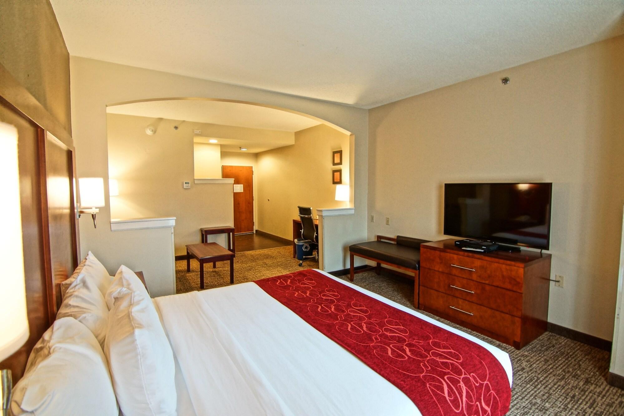 Comfort Suites Near University North Brunswick Buitenkant foto